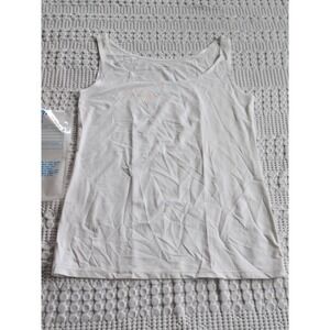 New Uniqlo Airism Tank Top Seamless Neckline Size Medium White